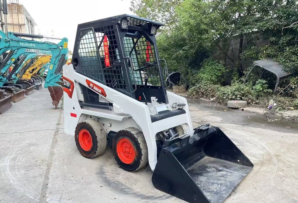 Bobcat S 70  - Мини-погрузчик с бортовым поворотом: фото 3 Bobcat S 70  - Мини-погрузчик с бортовым поворотом: фото 3
