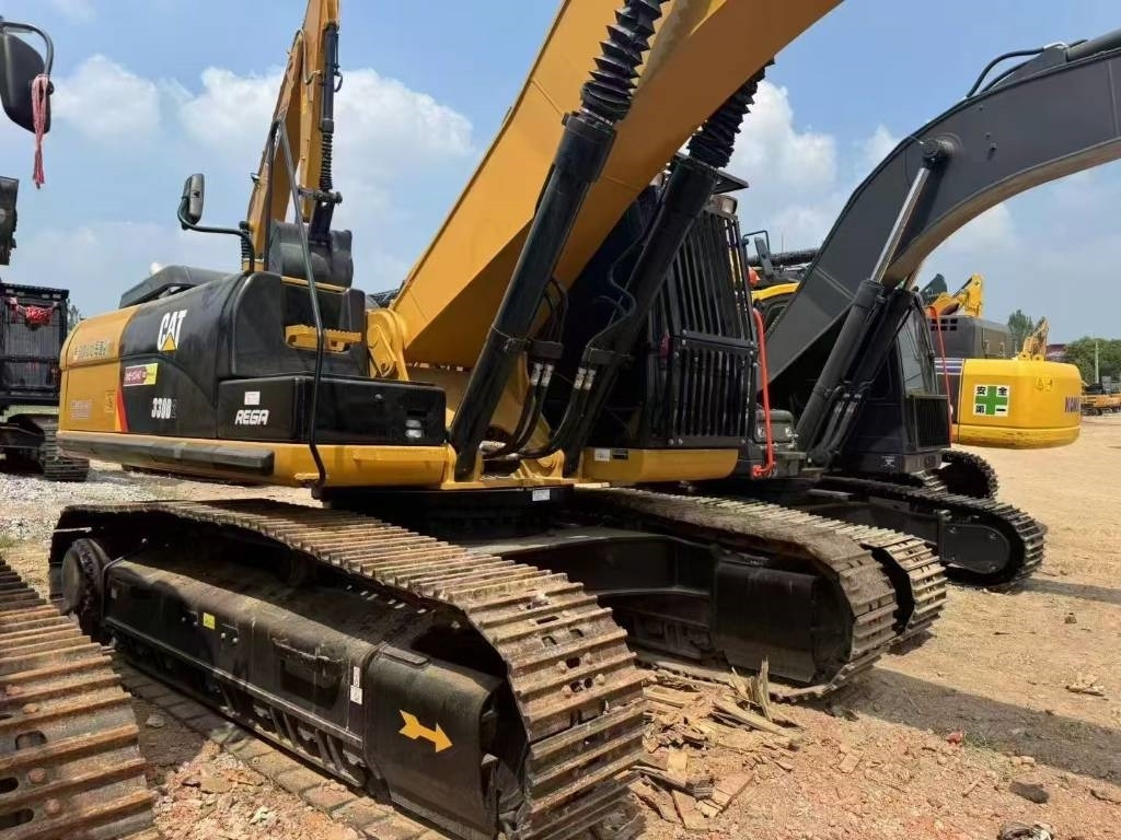 CAT 330 D L - Гусеничный экскаватор: фото 2 CAT 330 D L - Гусеничный экскаватор: фото 2