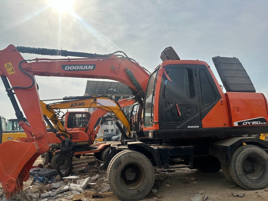 Doosan DH 150 W-7  - Колёсный экскаватор: фото 5 Doosan DH 150 W-7  - Колёсный экскаватор: фото 5
