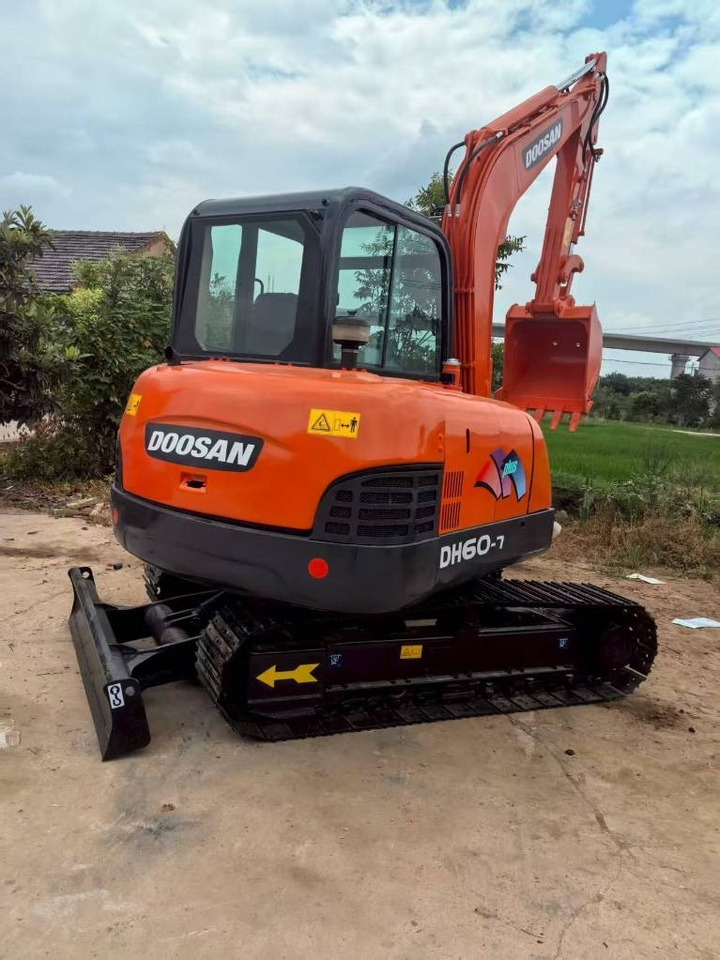 Doosan DH 60-7 - Мини-экскаватор: фото 2 Doosan DH 60-7 - Мини-экскаватор: фото 2