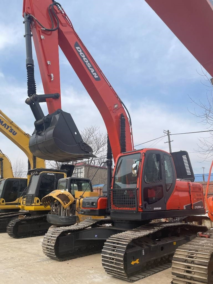 Doosan DX 220 LC-9C - Гусеничный экскаватор: фото 1 Doosan DX 220 LC-9C - Гусеничный экскаватор: фото 1