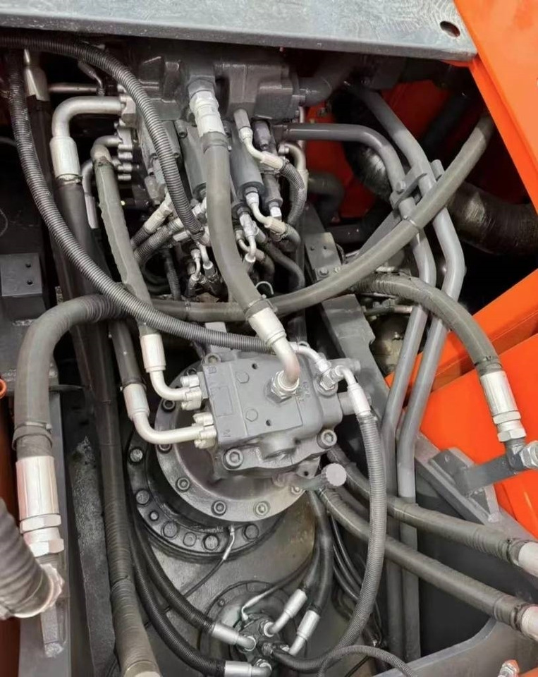 Doosan DX 225 - Гусеничный экскаватор: фото 4 Doosan DX 225 - Гусеничный экскаватор: фото 4
