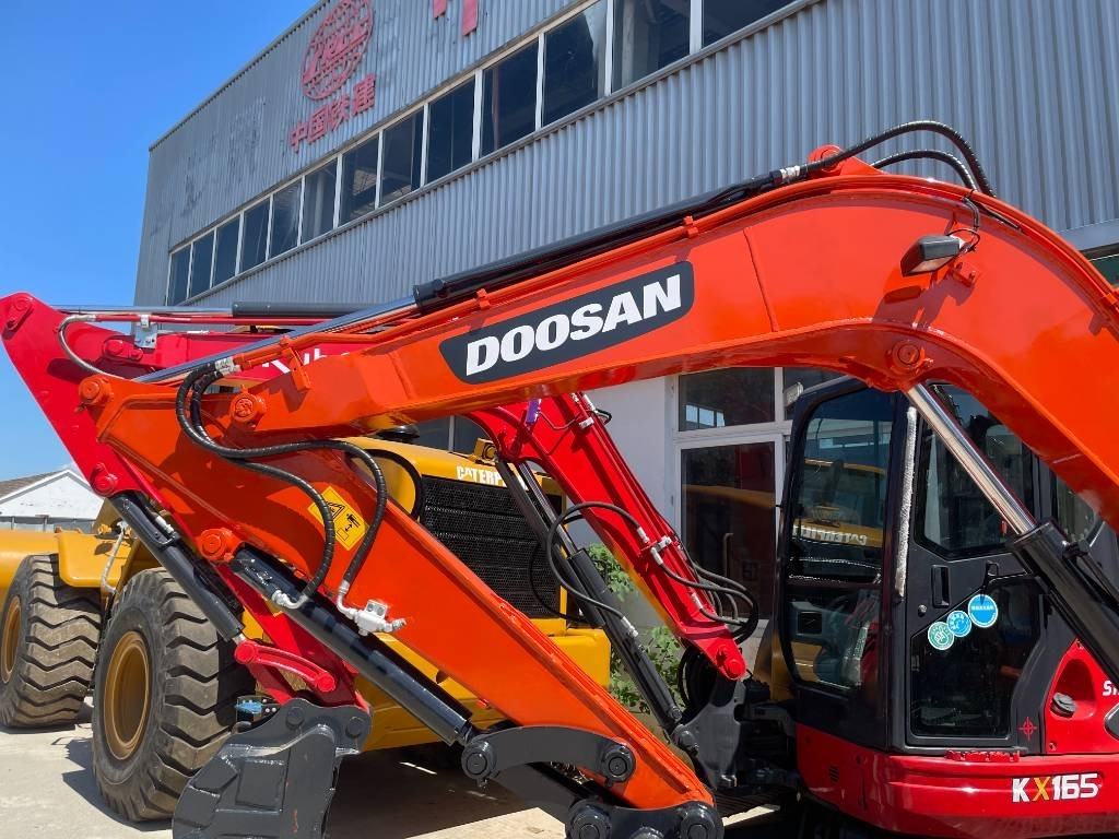 Гусеничный экскаватор Doosan DX 60: фото 12 Гусеничный экскаватор Doosan DX 60: фото 12
