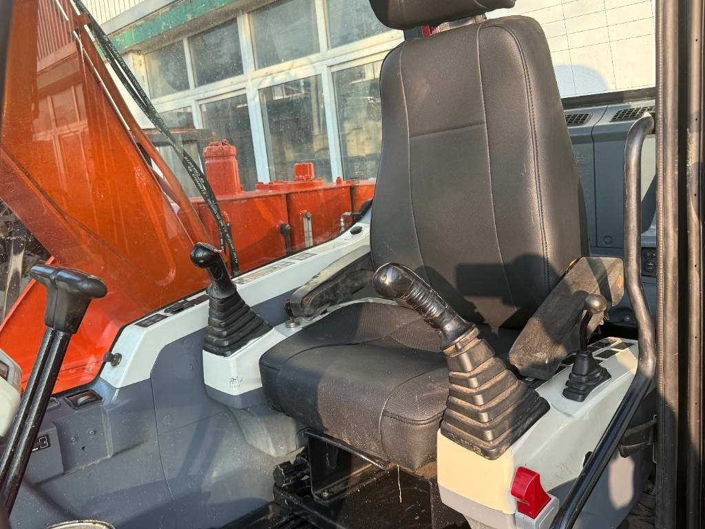 Doosan DX 75 - Гусеничный экскаватор: фото 2 Doosan DX 75 - Гусеничный экскаватор: фото 2