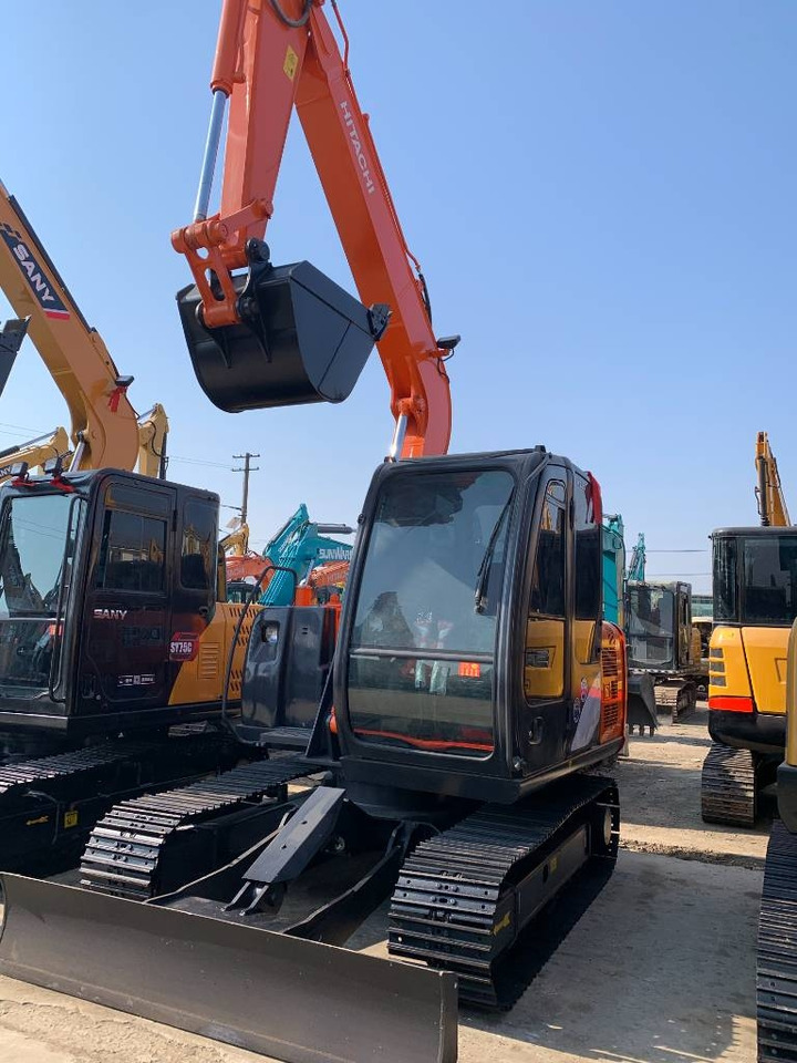 Hitachi 70 - Гусеничный экскаватор: фото 1 Hitachi 70 - Гусеничный экскаватор: фото 1