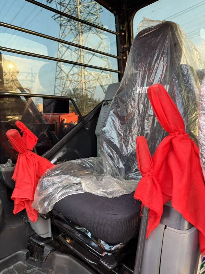 Hitachi 70 - Гусеничный экскаватор: фото 4 Hitachi 70 - Гусеничный экскаватор: фото 4