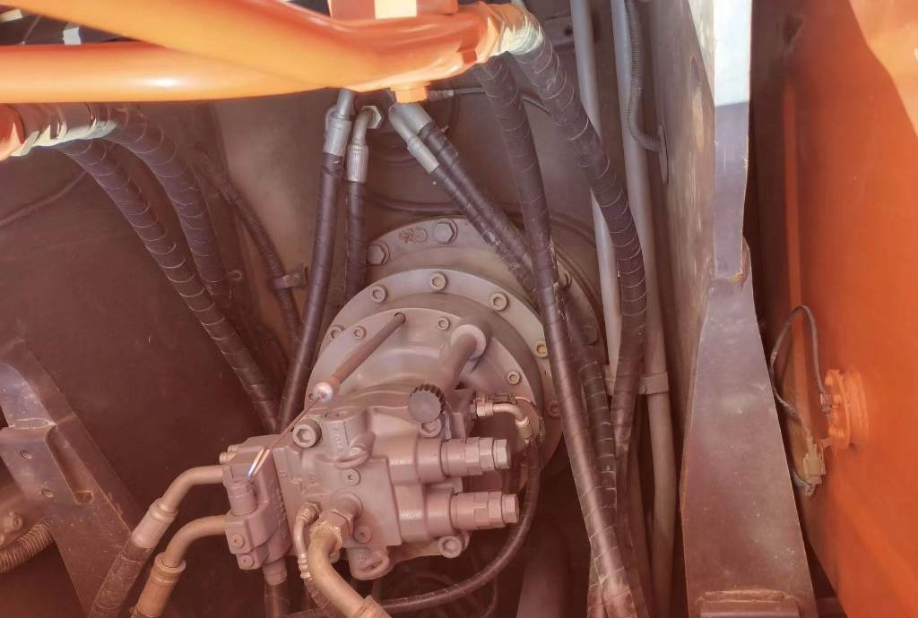 Гусеничный экскаватор Hitachi ZX 240: фото 7