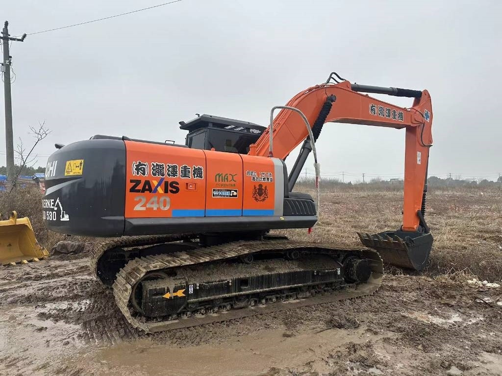 Hitachi ZX 240 - Гусеничный экскаватор: фото 1 Hitachi ZX 240 - Гусеничный экскаватор: фото 1