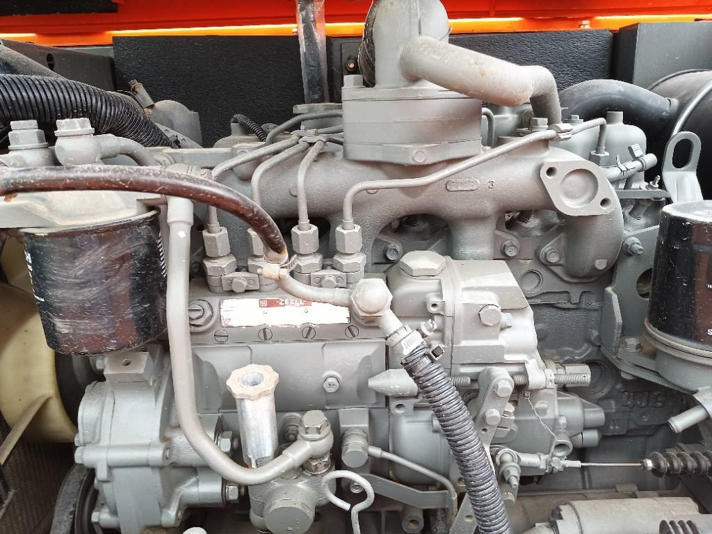 Hitachi ZX 60  - Мини-экскаватор: фото 3 Hitachi ZX 60  - Мини-экскаватор: фото 3