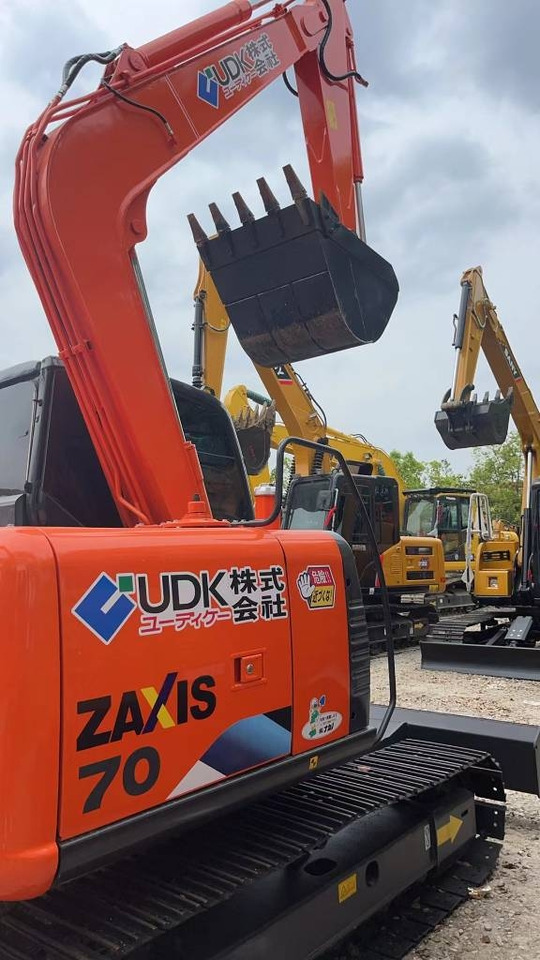 Hitachi ZX 70  - Мини-экскаватор: фото 1 Hitachi ZX 70  - Мини-экскаватор: фото 1