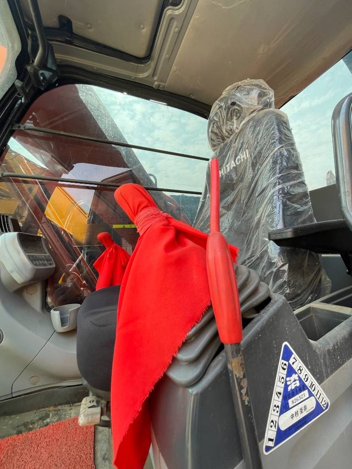 Hitachi Zaxis 200 LC - Гусеничный экскаватор: фото 5 Hitachi Zaxis 200 LC - Гусеничный экскаватор: фото 5