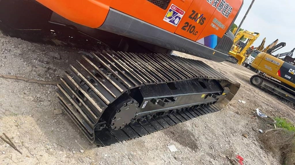 Hitachi Zaxis 210 H-3 - Гусеничный экскаватор: фото 5 Hitachi Zaxis 210 H-3 - Гусеничный экскаватор: фото 5