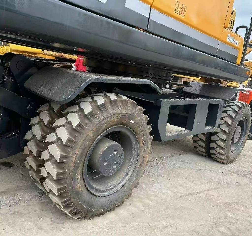 Hyundai 210W -9 - Колёсный экскаватор: фото 3 Hyundai 210W -9 - Колёсный экскаватор: фото 3