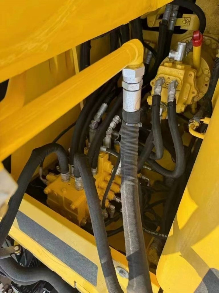 Гусеничный экскаватор Komatsu PC 130: фото 7 Гусеничный экскаватор Komatsu PC 130: фото 7