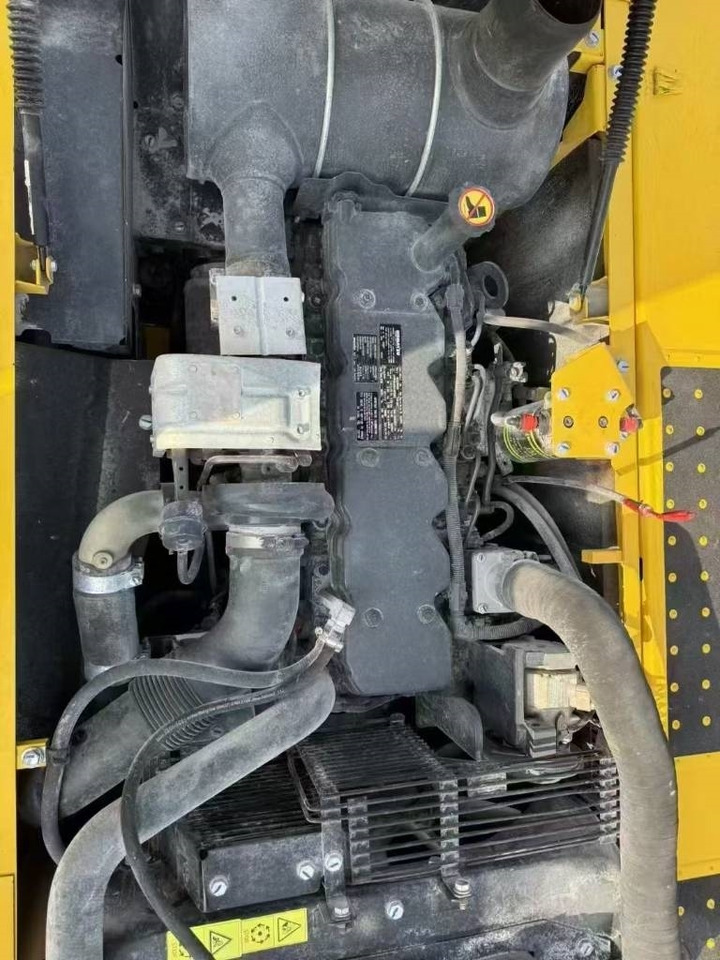 Komatsu PC 220 - Гусеничный экскаватор: фото 2 Komatsu PC 220 - Гусеничный экскаватор: фото 2
