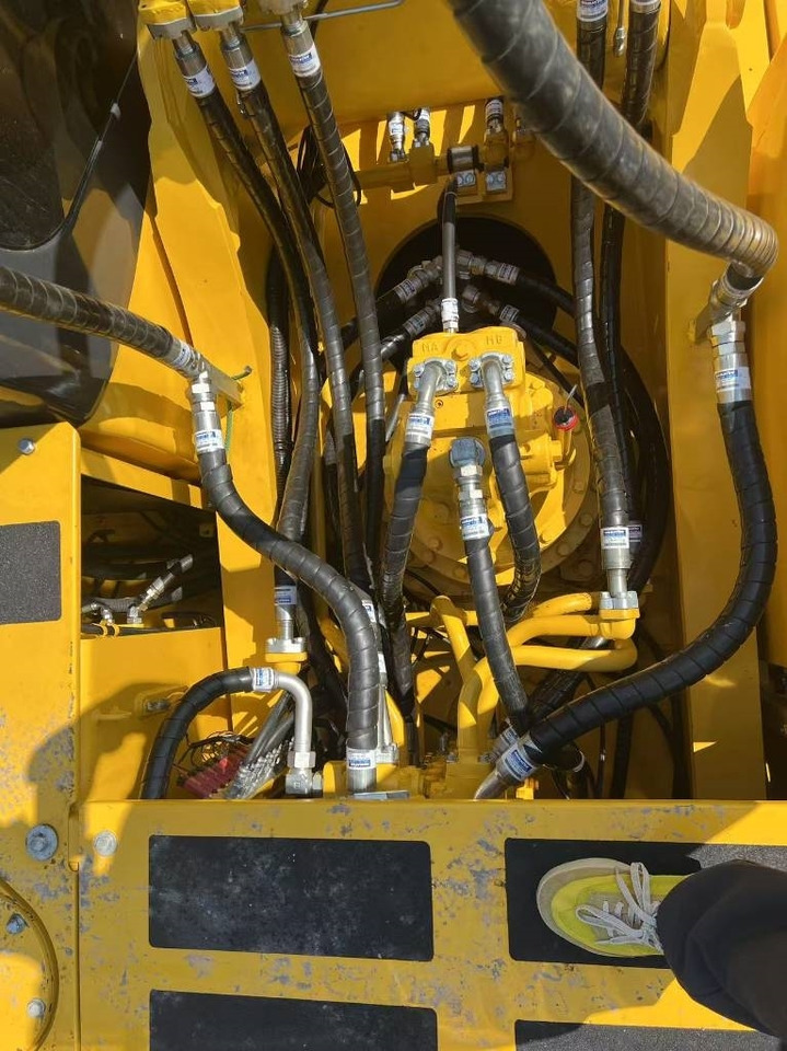 Гусеничный экскаватор Komatsu PC 300: фото 6 Гусеничный экскаватор Komatsu PC 300: фото 6