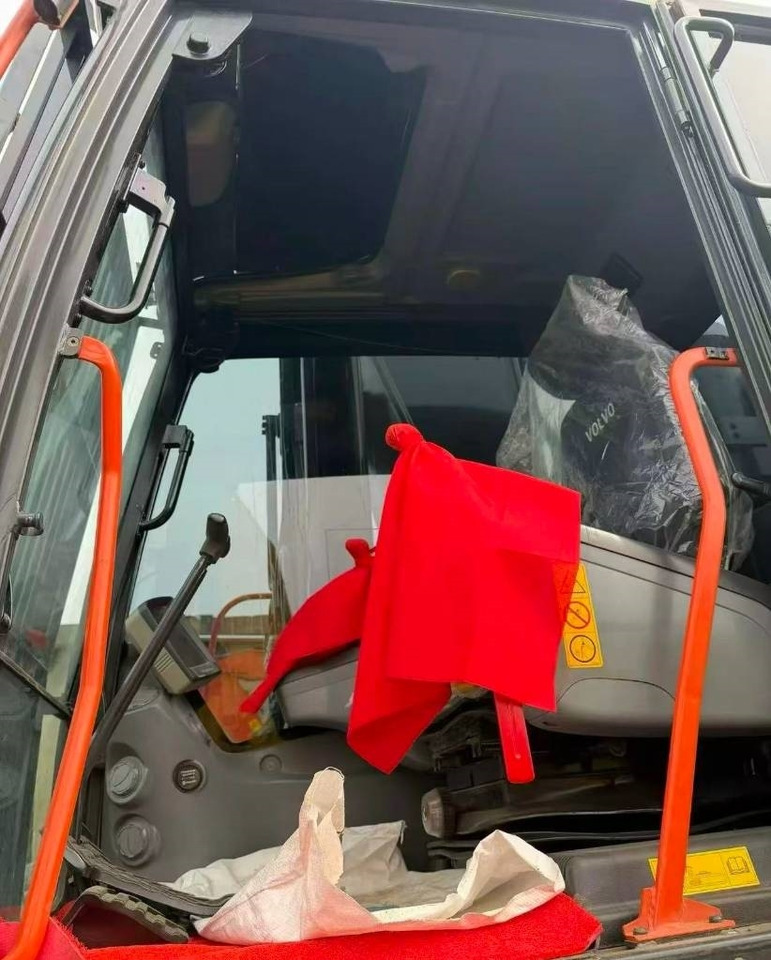 Volvo EC 380 - Гусеничный экскаватор: фото 4 Volvo EC 380 - Гусеничный экскаватор: фото 4