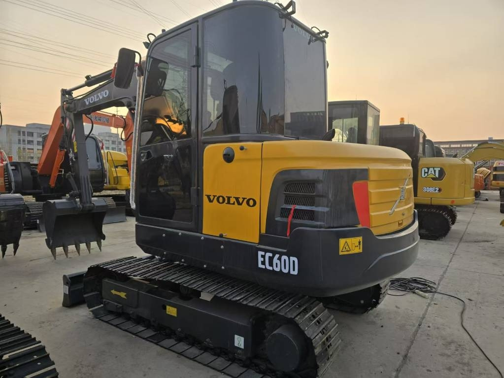 Volvo EC 60 - Гусеничный экскаватор: фото 1 Volvo EC 60 - Гусеничный экскаватор: фото 1