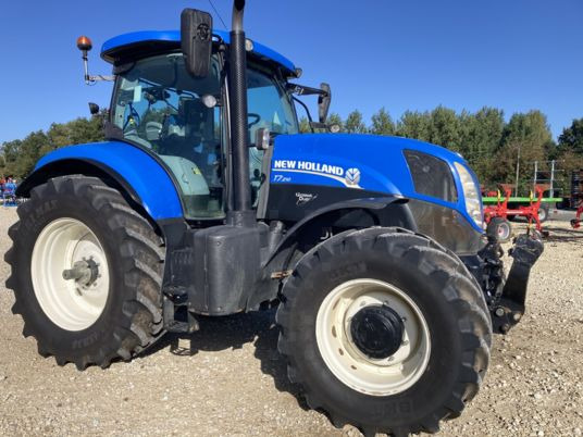 New Holland T7.210 - Трактор: фото 2 New Holland T7.210 - Трактор: фото 2