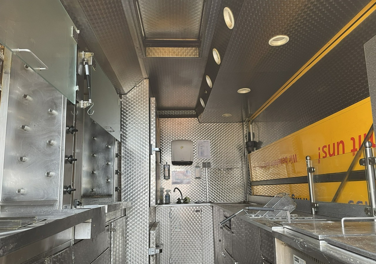 Fiat Ducato Ducato Autogrill Autosklep Foodtruck food truck Gastronomiczny 2018 - Торговый грузовик: фото 2 Fiat Ducato Ducato Autogrill Autosklep Foodtruck food truck Gastronomiczny 2018 - Торговый грузовик: фото 2