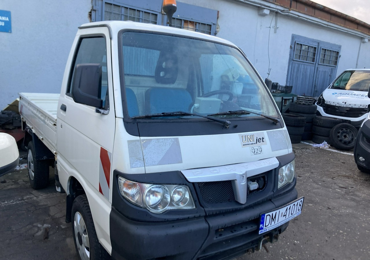 Inna Inny PFAU Piaggio Porter 4X4 Skrzynia odśnieżarka Pług 5655km 2012 - Малотоннажный бортовой грузовик: фото 2 Inna Inny PFAU Piaggio Porter 4X4 Skrzynia odśnieżarka Pług 5655km 2012 - Малотоннажный бортовой грузовик: фото 2