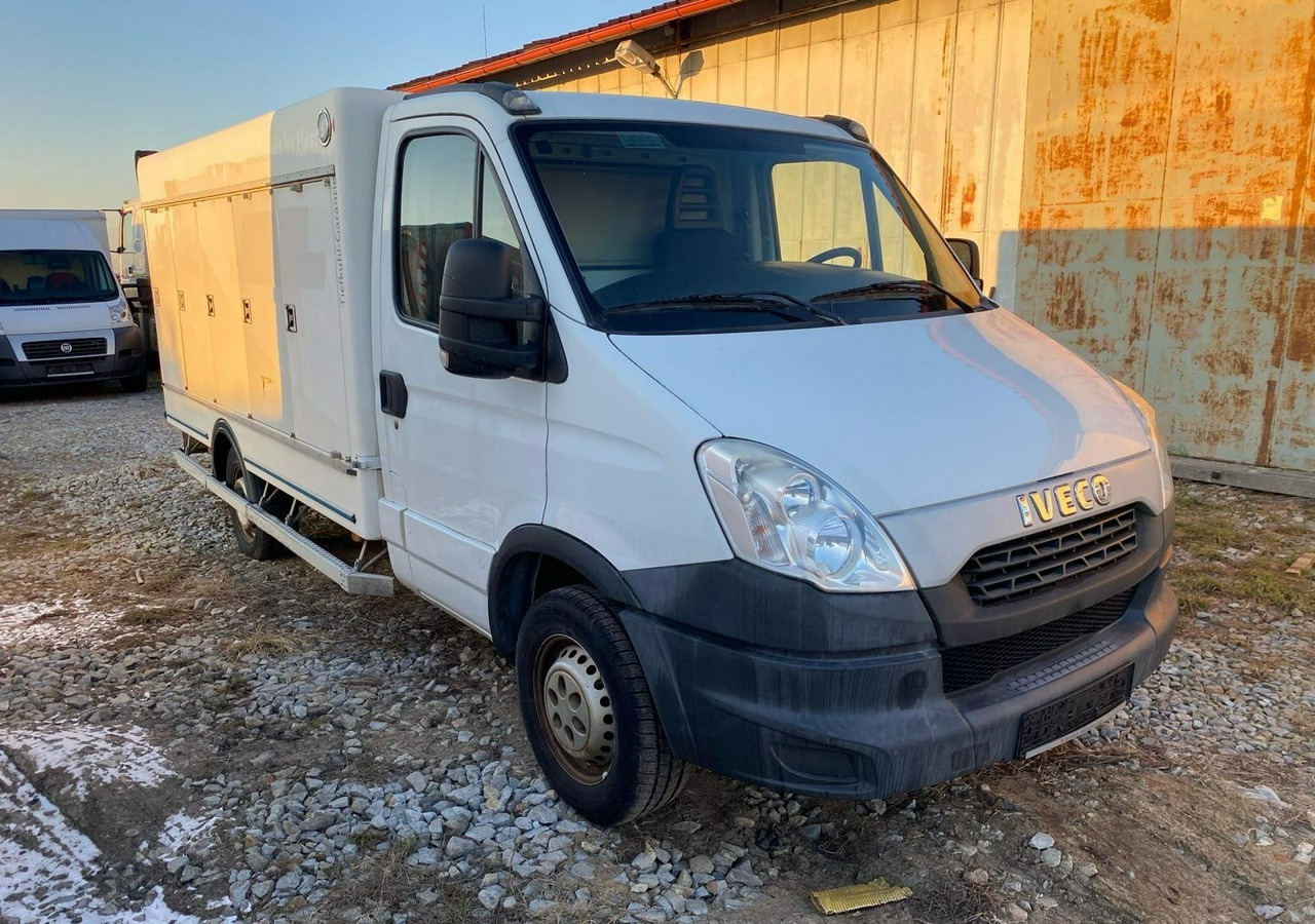 Iveco Inny Iveco Iveco Daily 35-13 chłodnia 10 komorowa Mrożnia do -40C Model 2014 - Фургон-рефрижератор: фото 1 Iveco Inny Iveco Iveco Daily 35-13 chłodnia 10 komorowa Mrożnia do -40C Model 2014 - Фургон-рефрижератор: фото 1