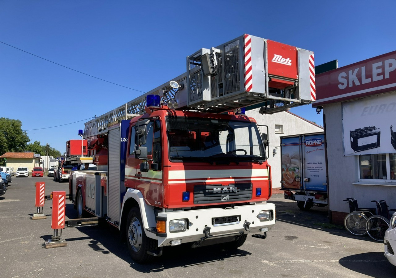 MAN Inny MAN Man 15,280 Straż pożarna drabina Strażacka zwyżka podnośnik 32m Metz - Пожарная машина: фото 3 MAN Inny MAN Man 15,280 Straż pożarna drabina Strażacka zwyżka podnośnik 32m Metz - Пожарная машина: фото 3