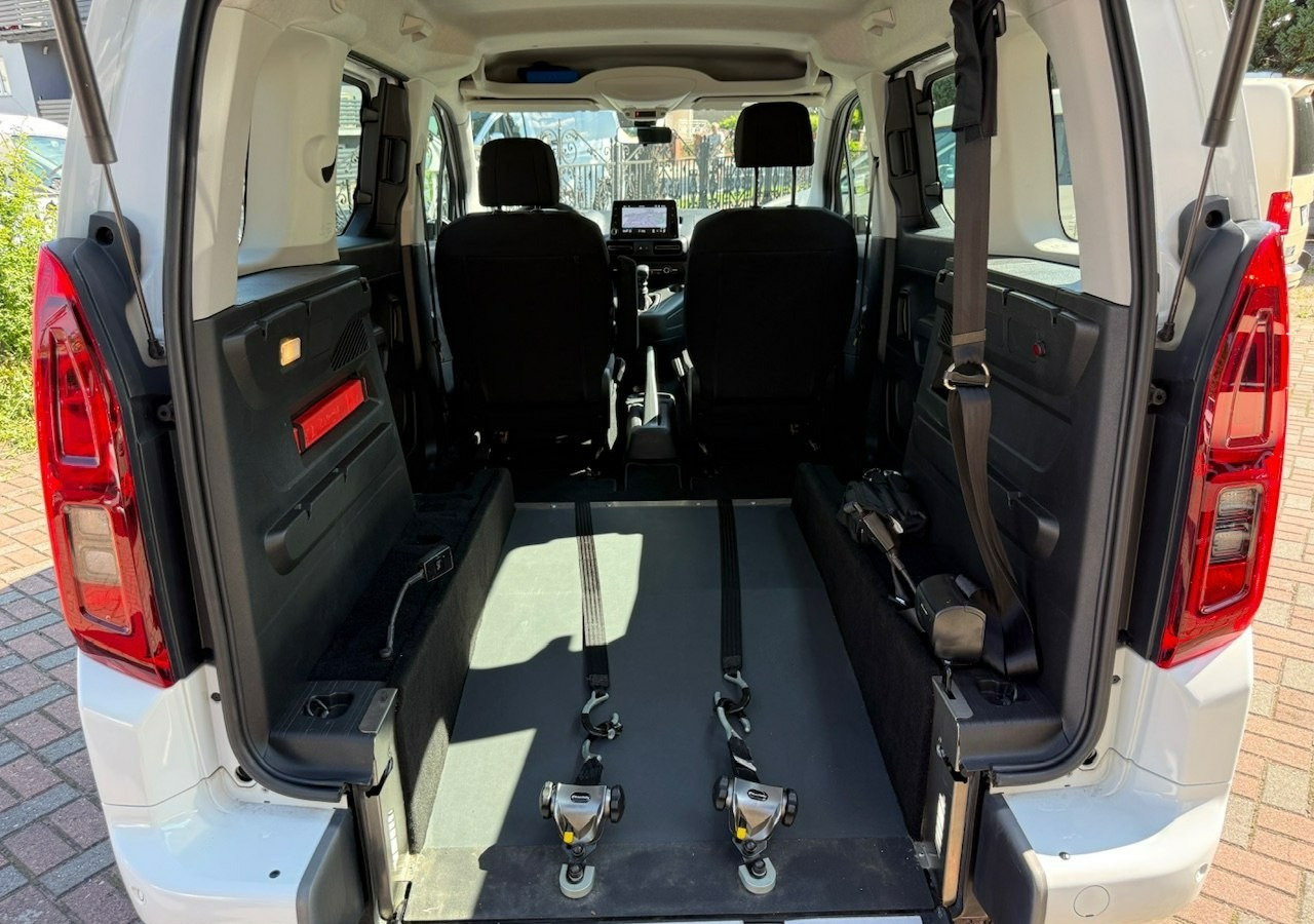 Opel Combo IV Opel Combo Life Niepełnosprawnych inwalida Rampa 32105 km Model 2022 - Легковой автомобиль: фото 4 Opel Combo IV Opel Combo Life Niepełnosprawnych inwalida Rampa 32105 km Model 2022 - Легковой автомобиль: фото 4