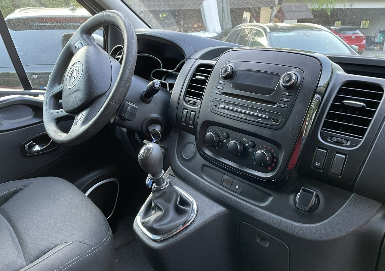 Opel Vivaro III Opel Vivaro 1.6-125KM Long 2x Klima Model 2019 - Легковой автомобиль: фото 3 Opel Vivaro III Opel Vivaro 1.6-125KM Long 2x Klima Model 2019 - Легковой автомобиль: фото 3