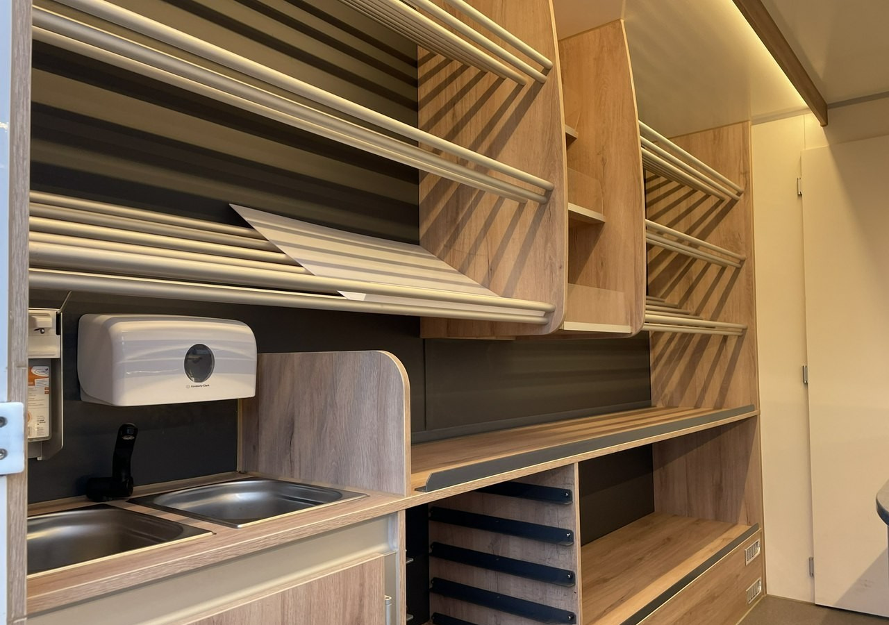 Renault Master Autosklep piec Sklep Gastronomiczny Food Truck Foodtruck bar Borco20 - Торговый грузовик: фото 4 Renault Master Autosklep piec Sklep Gastronomiczny Food Truck Foodtruck bar Borco20 - Торговый грузовик: фото 4