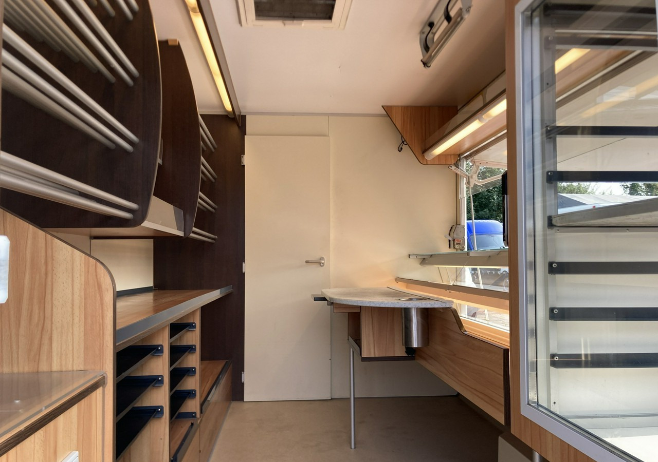 Renault Master Autosklep pieczywa Gastronomiczny Food Truck Foodtruck sklep BORCO20 - Торговый грузовик: фото 3 Renault Master Autosklep pieczywa Gastronomiczny Food Truck Foodtruck sklep BORCO20 - Торговый грузовик: фото 3