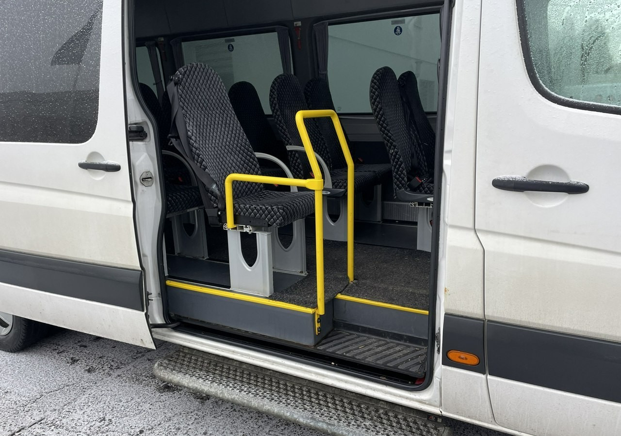 Volkswagen Crafter Crafter 2.0-163KM Autobus 23 osoby Klima Nawi Kamera elek-drzwi 2015 - Легковой автомобиль: фото 4 Volkswagen Crafter Crafter 2.0-163KM Autobus 23 osoby Klima Nawi Kamera elek-drzwi 2015 - Легковой автомобиль: фото 4