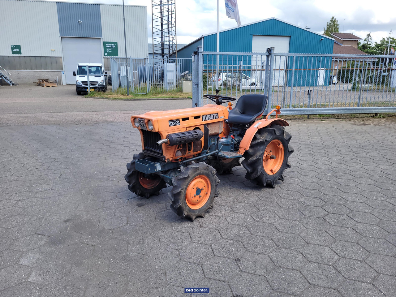 Kubota B7001 - Минитрактор: фото 1 Kubota B7001 - Минитрактор: фото 1