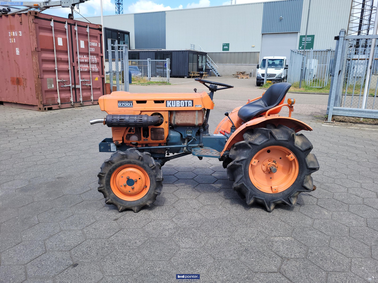 Kubota B7001 - Минитрактор: фото 3 Kubota B7001 - Минитрактор: фото 3