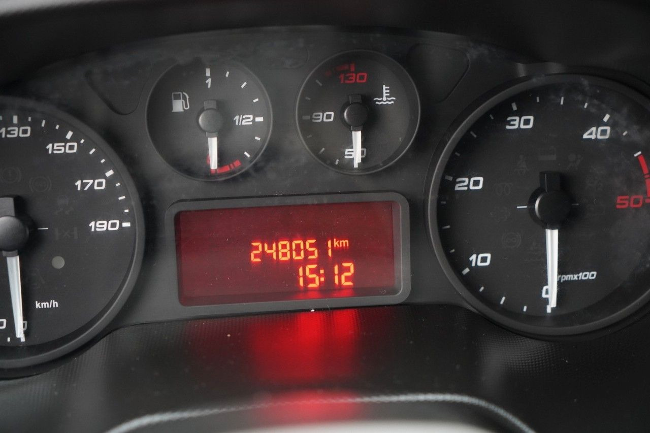 Малотоннажный самосвал Iveco DAILY 35-140 / WYWROTKA / BRYGADÓWKA / BLIŹNIAK: фото 44 Малотоннажный самосвал Iveco DAILY 35-140 / WYWROTKA / BRYGADÓWKA / BLIŹNIAK: фото 44