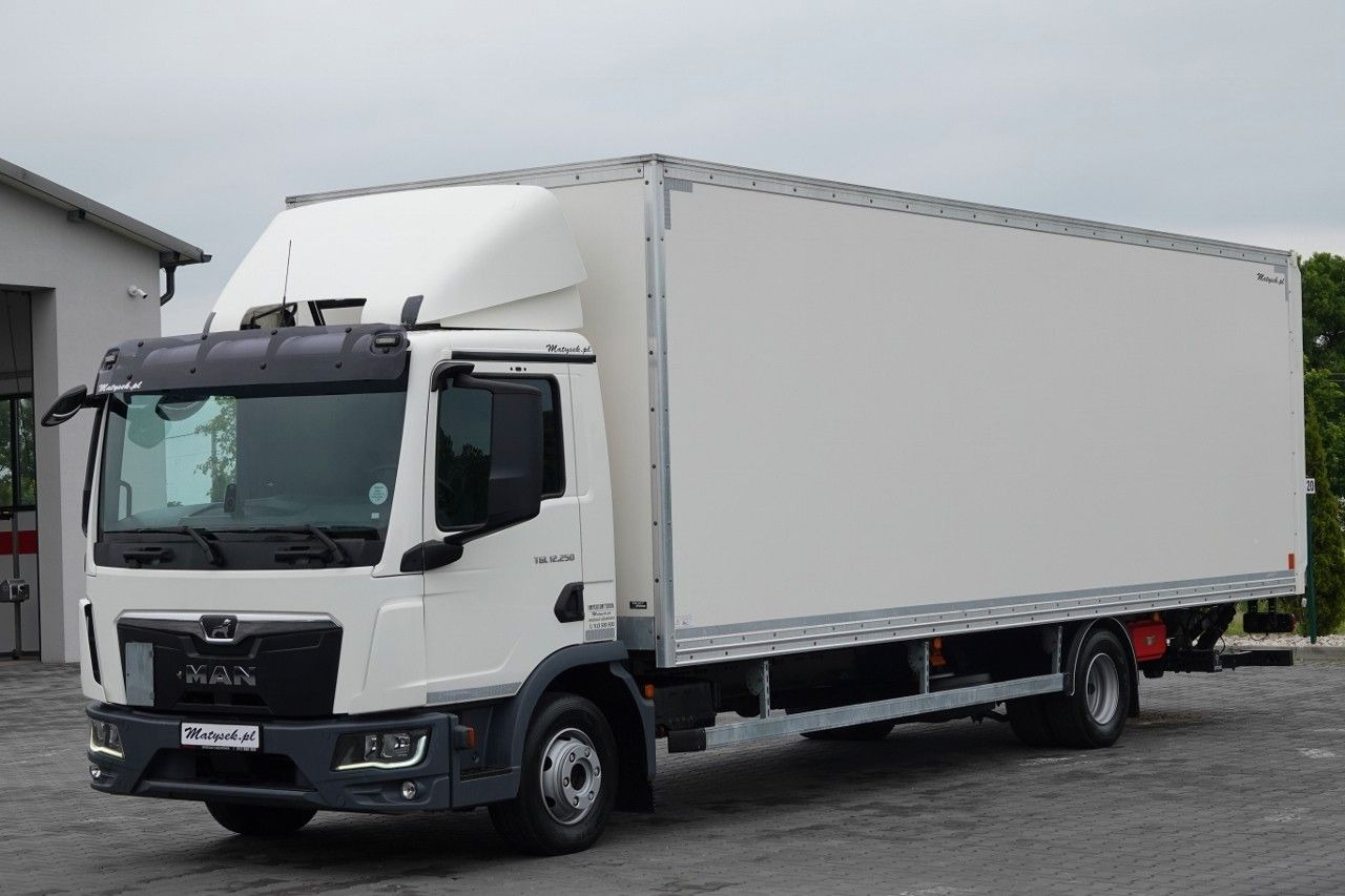 MAN TGL 12.250 / SOLÓWKA / KONTENER 8 M / WINDA / BO - Грузовик с закрытым кузовом: фото 4 MAN TGL 12.250 / SOLÓWKA / KONTENER 8 M / WINDA / BO - Грузовик с закрытым кузовом: фото 4