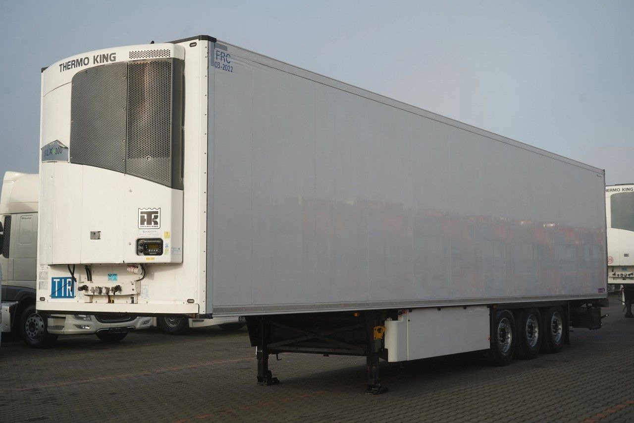 Schmitz Cargobull / CHŁODNIA / THERMO KING SLX 300 / HAKÓWKA / OŚ - Полуприцеп-рефрижератор: фото 1 Schmitz Cargobull / CHŁODNIA / THERMO KING SLX 300 / HAKÓWKA / OŚ - Полуприцеп-рефрижератор: фото 1