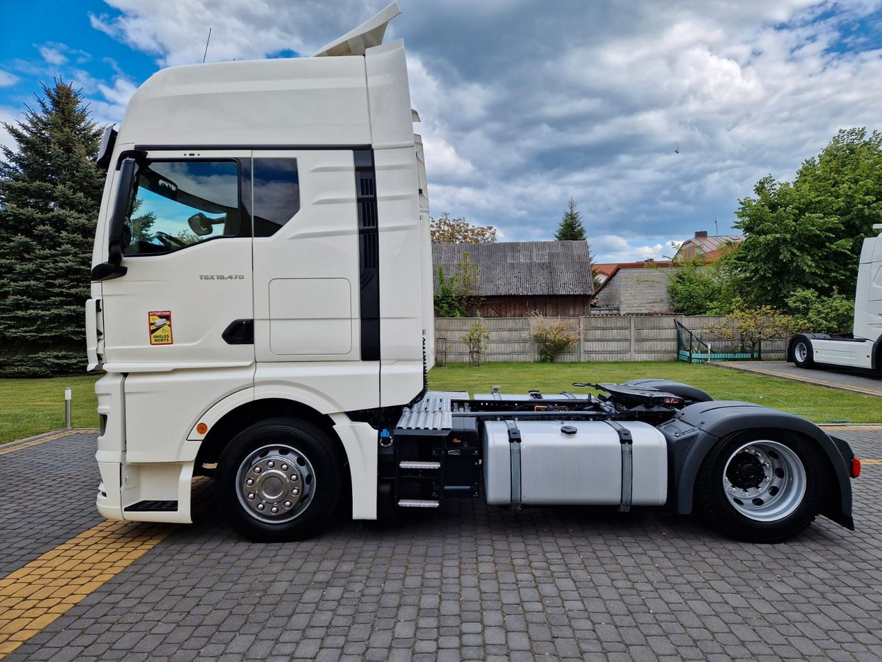 MAN TGX 18.470 / MEGA / XXL / LOWDECK / EURO 6 / - Тягач: фото 4 MAN TGX 18.470 / MEGA / XXL / LOWDECK / EURO 6 / - Тягач: фото 4