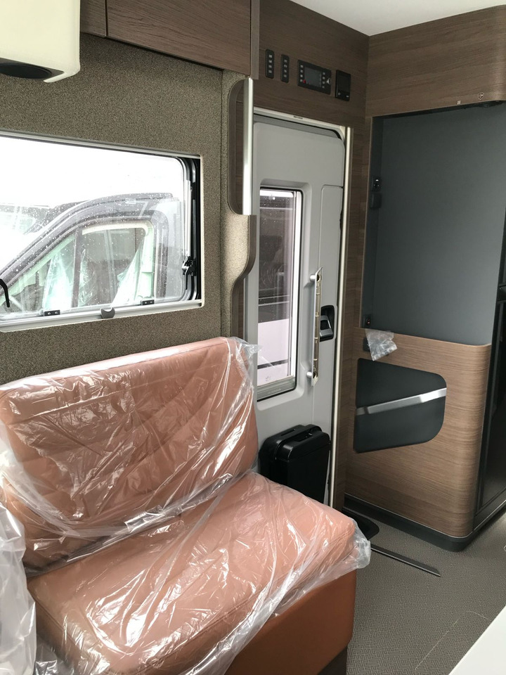 ADRIA Super Sonic 890 LC - Интегрированный автодом: фото 4 ADRIA Super Sonic 890 LC - Интегрированный автодом: фото 4