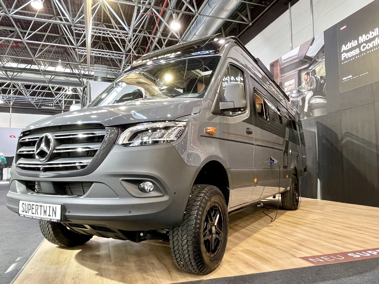 ADRIA Super Twin 700 SGX - Кастенваген: фото 1 ADRIA Super Twin 700 SGX - Кастенваген: фото 1