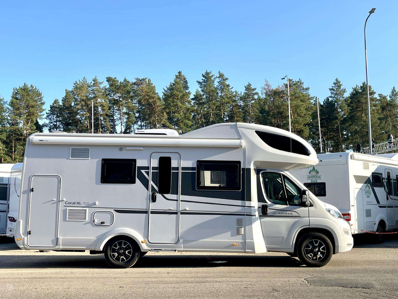 Adria Coral XL 650DK - Альковный автодом: фото 2 Adria Coral XL 650DK - Альковный автодом: фото 2