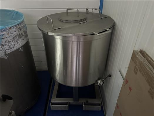 NNP 200L stainless holding tank - Пищевое оборудование: фото 1 NNP 200L stainless holding tank - Пищевое оборудование: фото 1