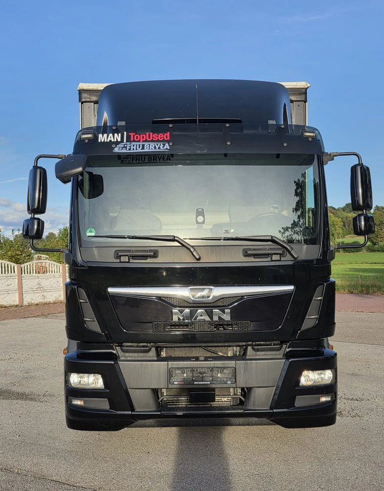 MAN TGM 12.290 / 15.290 / E6/ FIRANKA /BOCZNE DRZWI / BURTO-FIRANKA / 18PALET / WINDA / NISKI PRZEBIEG / 2018/ CAŁY NA PODUSZKACH / SERWISOWANY - Тентованный грузовик: фото 3 MAN TGM 12.290 / 15.290 / E6/ FIRANKA /BOCZNE DRZWI / BURTO-FIRANKA / 18PALET / WINDA / NISKI PRZEBIEG / 2018/ CAŁY NA PODUSZKACH / SERWISOWANY - Тентованный грузовик: фото 3