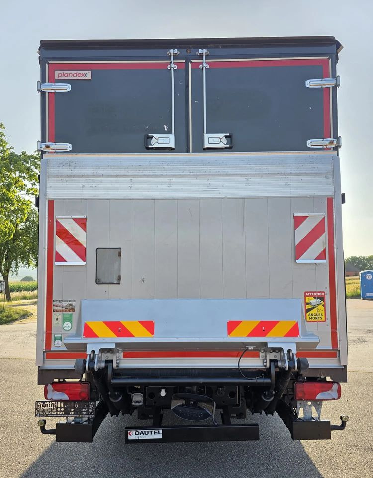 MAN TGM 15.290 / BURTO-FIRANKA / CAŁY NA PODUSZKACH /KLIMA POSTOJOWA / 2018R / NISKI PRZEBIEG / 18 PALET / E6 / JAK NOWY / WINDA / - Тентованный грузовик: фото 5 MAN TGM 15.290 / BURTO-FIRANKA / CAŁY NA PODUSZKACH /KLIMA POSTOJOWA / 2018R / NISKI PRZEBIEG / 18 PALET / E6 / JAK NOWY / WINDA / - Тентованный грузовик: фото 5