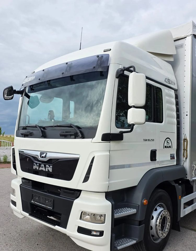 MAN TGM 18.290 / 18.250 /E6 / 22 PALETY / AUTOMAT / ZSUWANY DACH ORAZ BOKI / 9700 ŁADOWNOŚĆ / SERWISOWANY / NISKI PRZEBIEG / WINDA / FIRANKA / SPROWADZONY / 2019 / 335 TYŚ PRZEBIEG / PIERWSZY WŁAŚCIC - Тентованный грузовик: фото 5 MAN TGM 18.290 / 18.250 /E6 / 22 PALETY / AUTOMAT / ZSUWANY DACH ORAZ BOKI / 9700 ŁADOWNOŚĆ / SERWISOWANY / NISKI PRZEBIEG / WINDA / FIRANKA / SPROWADZONY / 2019 / 335 TYŚ PRZEBIEG / PIERWSZY WŁAŚCIC - Тентованный грузовик: фото 5