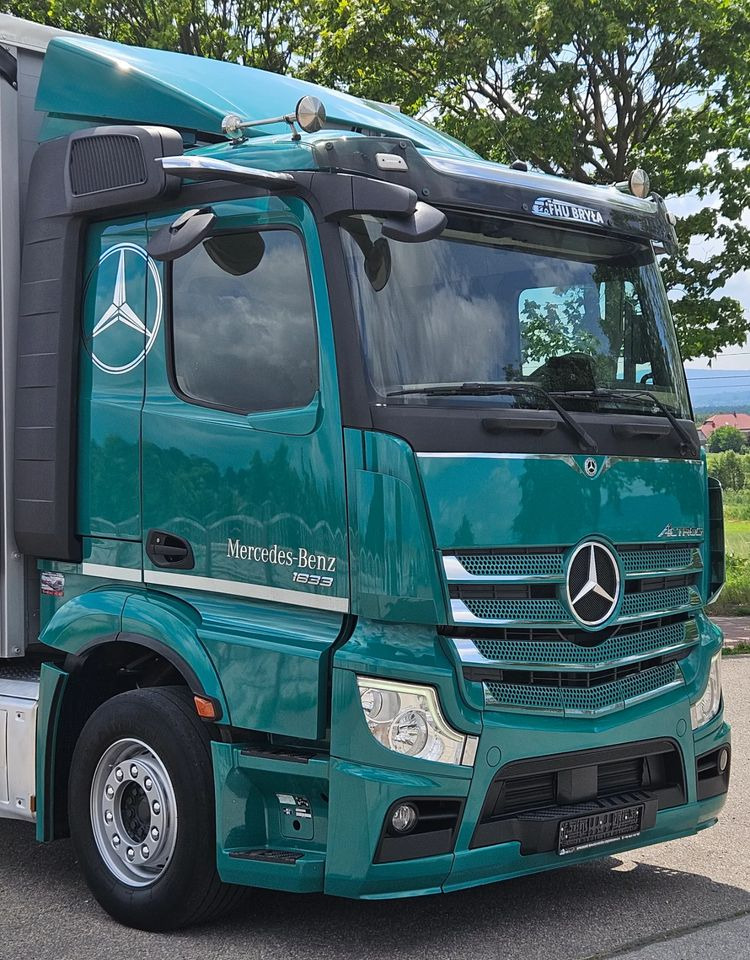 Тентованный грузовик Mercedes-Benz ACTROS 1833 / BURTO-FIRANKA / WINDA / 18 PALET / 8600 ŁADOWNOŚĆ / AUTOMAT / DUŻY SILNIK / 10.2019  ROK / SYPIALKA / LEDY / KAMERY / VIRTUAL COCPIT/ JAK NOWY: фото 8