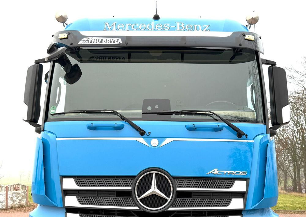 Mercedes-Benz ACTROS 1833 / FIRANKA/ WINDA / NOWY TACHOGRAF G2V2 / NOWE OPONY / 19PALET / 8TON ŁADOWNOŚCI / AUTOMAT / DUŻY SILNIK / SYPIALKA / SERWISOWANY / 2018 / JAK NOWY / - Тентованный грузовик: фото 4 Mercedes-Benz ACTROS 1833 / FIRANKA/ WINDA / NOWY TACHOGRAF G2V2 / NOWE OPONY / 19PALET / 8TON ŁADOWNOŚCI / AUTOMAT / DUŻY SILNIK / SYPIALKA / SERWISOWANY / 2018 / JAK NOWY / - Тентованный грузовик: фото 4