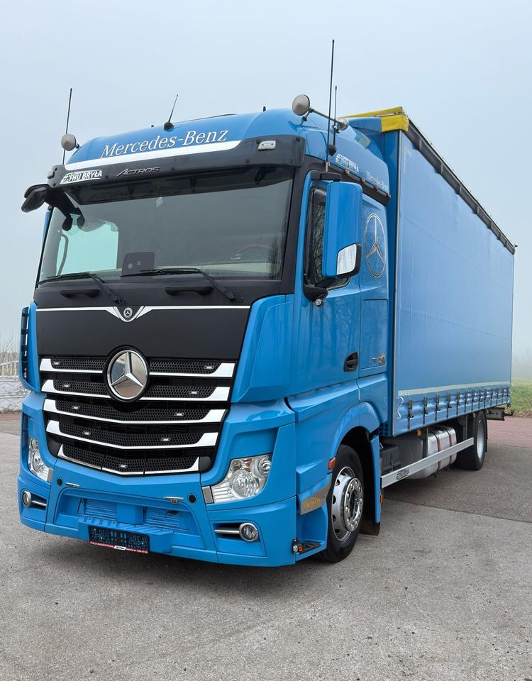Mercedes-Benz ACTROS 1833 / FIRANKA/ WINDA / NOWY TACHOGRAF G2V2 / NOWE OPONY / 19PALET / 8TON ŁADOWNOŚCI / AUTOMAT / DUŻY SILNIK / SYPIALKA / SERWISOWANY / 2018 / JAK NOWY / - Тентованный грузовик: фото 2 Mercedes-Benz ACTROS 1833 / FIRANKA/ WINDA / NOWY TACHOGRAF G2V2 / NOWE OPONY / 19PALET / 8TON ŁADOWNOŚCI / AUTOMAT / DUŻY SILNIK / SYPIALKA / SERWISOWANY / 2018 / JAK NOWY / - Тентованный грузовик: фото 2
