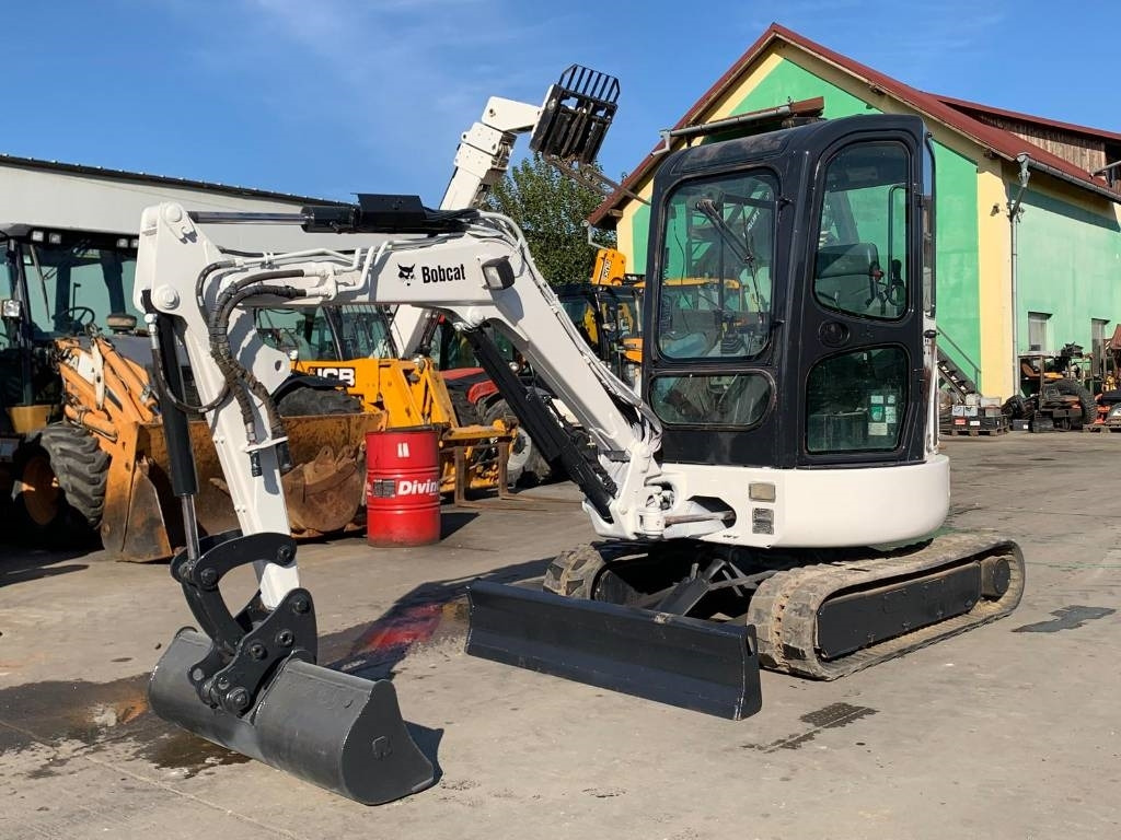 Bobcat 425 - Мини-экскаватор: фото 2 Bobcat 425 - Мини-экскаватор: фото 2