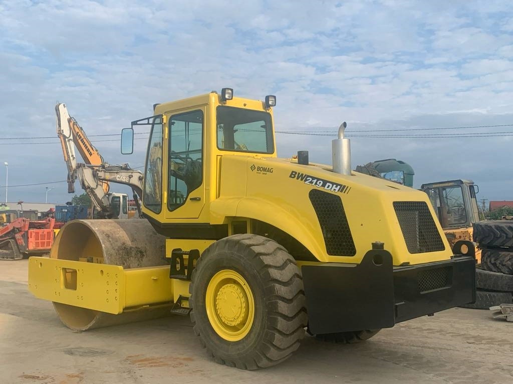Компактор Bomag Shantui BW219DH: фото 6
